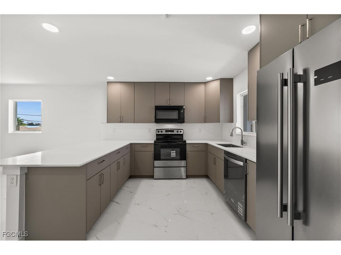 721 SW 30th Terrace #1 Cape Coral FL 33914 2025005854 image5