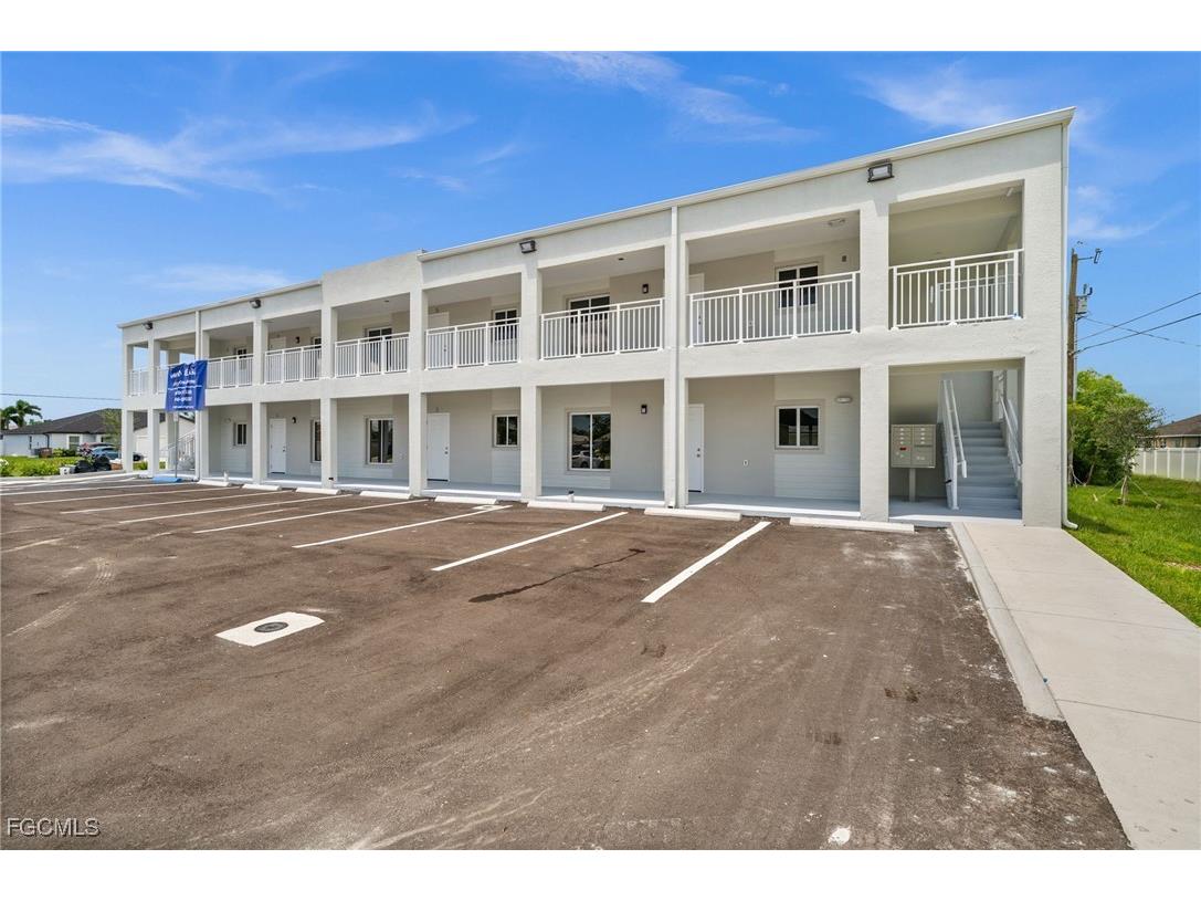 721 SW 30th Terrace #3 Cape Coral FL 33914 2025005871 image2