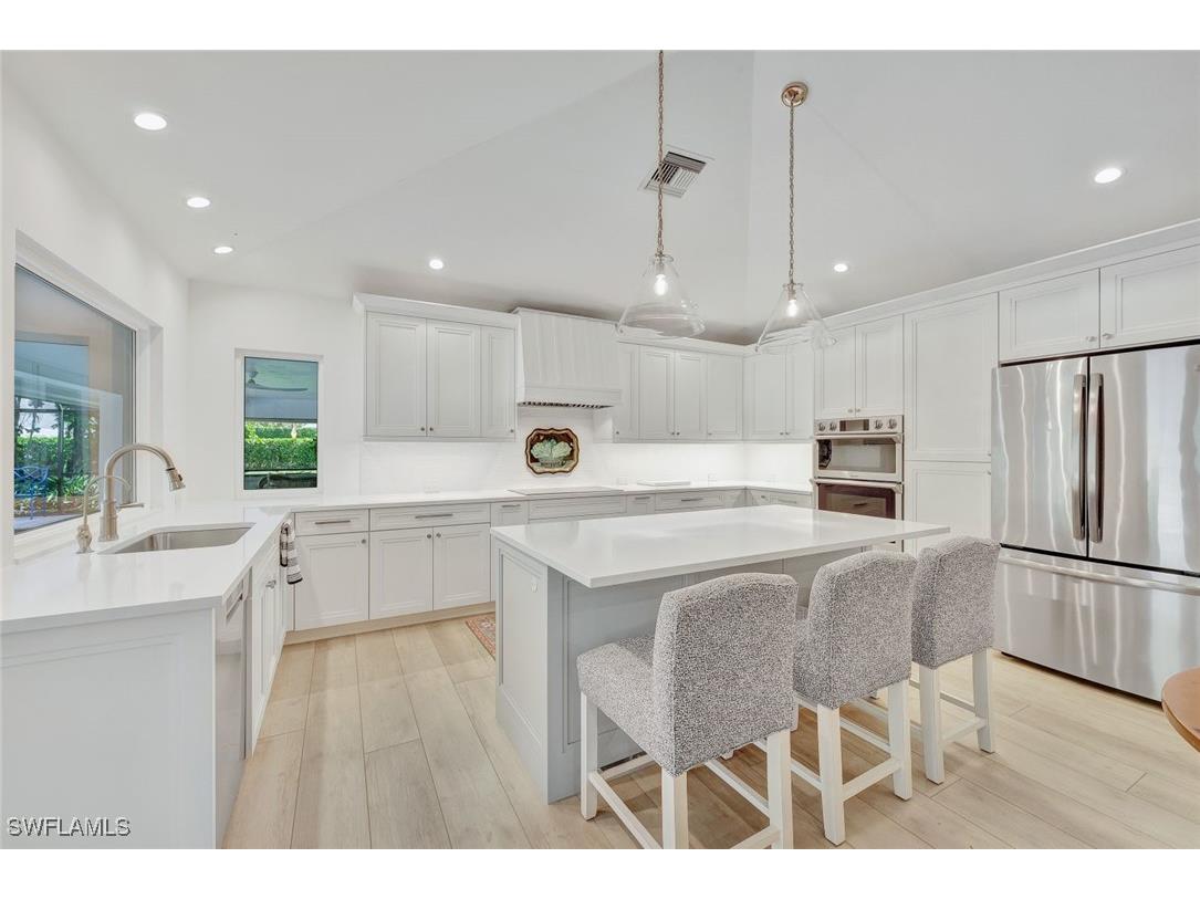 721 Turkey Oak Lane Naples FL 34108 224101629 image1