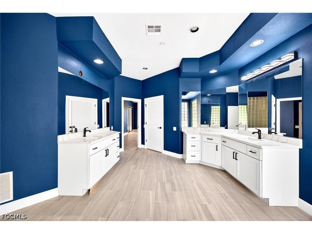 7214 Hendry Creek Drive Fort Myers FL 33908 2026019057 image24