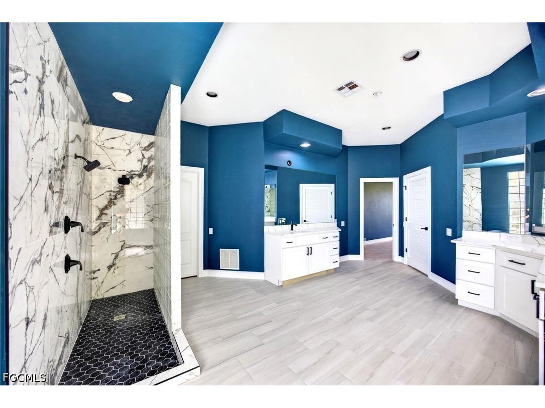 7214 Hendry Creek Drive Fort Myers FL 33908 2026019057 image25