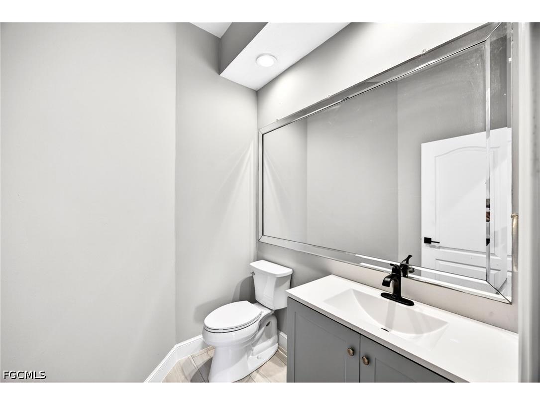 7214 Hendry Creek Drive Fort Myers FL 33908 2026019057 image27