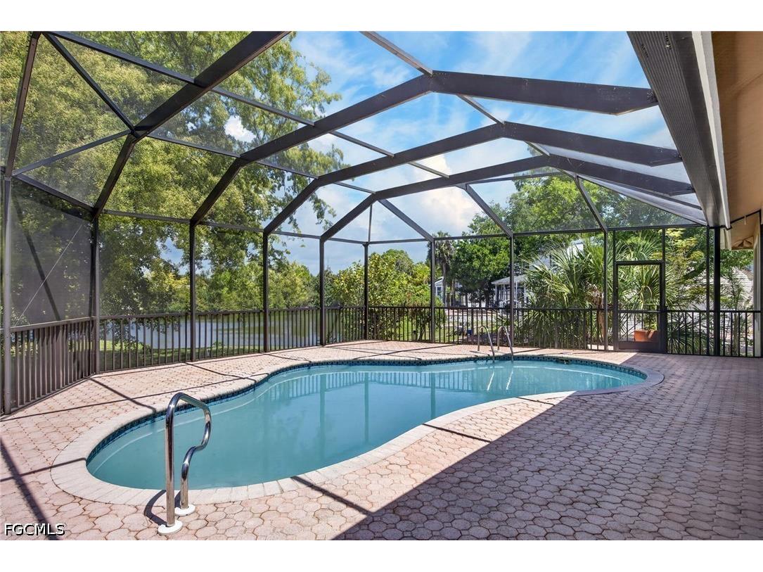 7214 Hendry Creek Drive Fort Myers FL 33908 2026019057 image3