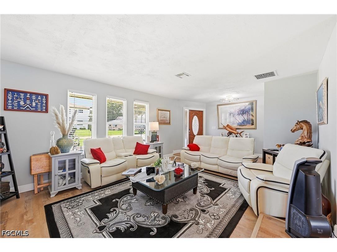 7219 Reymoor Drive North Fort Myers FL 33917 2026030244 image5