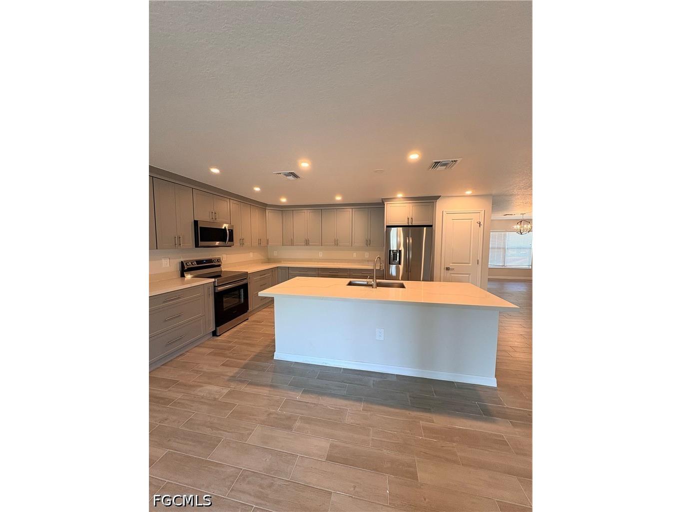 722 La Plata Avenue Lehigh Acres FL 33974 2026019806 image3