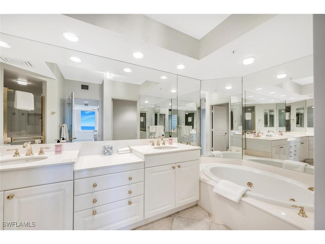 7225 Pelican Bay Boulevard #2004 Naples FL 34108 225060143 image20