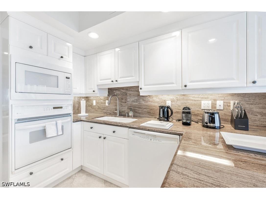 7225 Pelican Bay Boulevard #2004 Naples FL 34108 226021653 image11