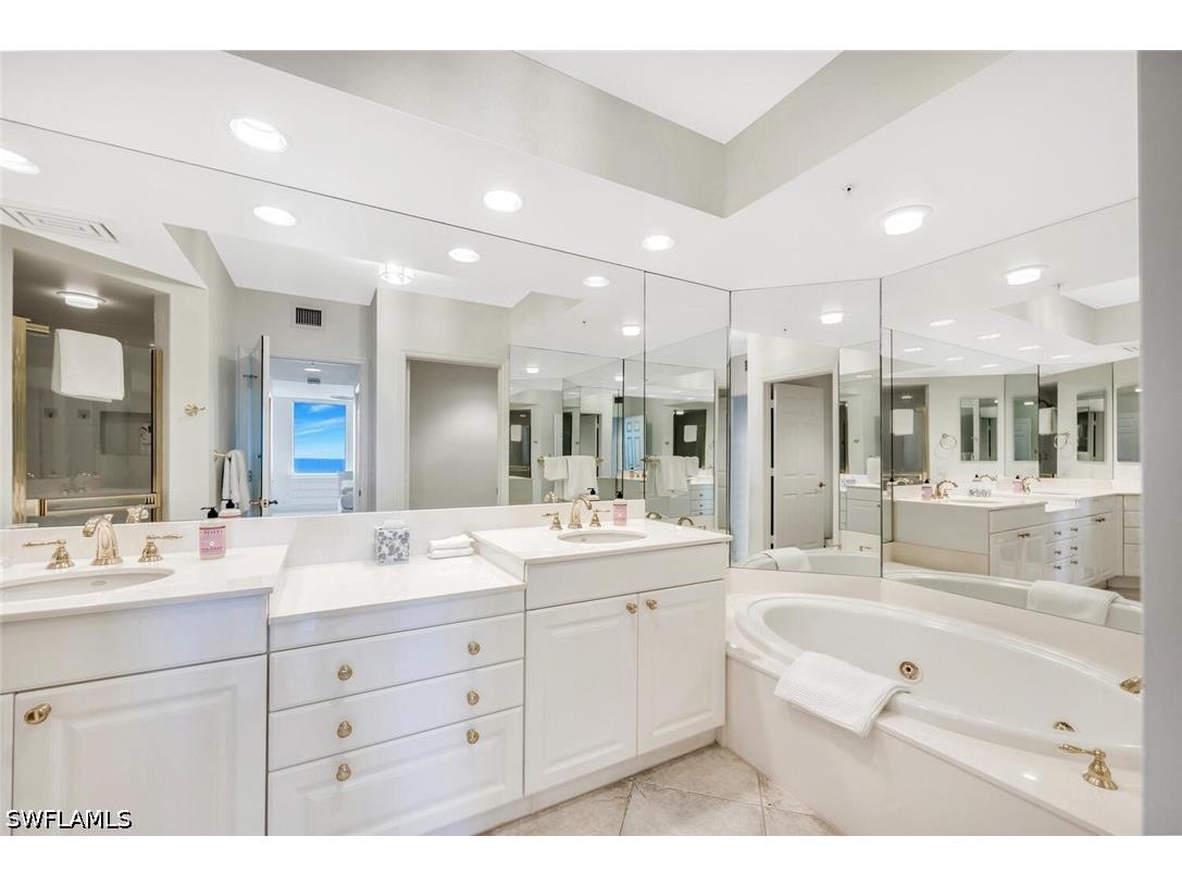 7225 Pelican Bay Boulevard #2004 Naples FL 34108 226021653 image20