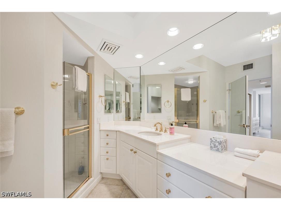 7225 Pelican Bay Boulevard #2004 Naples FL 34108 226021653 image22