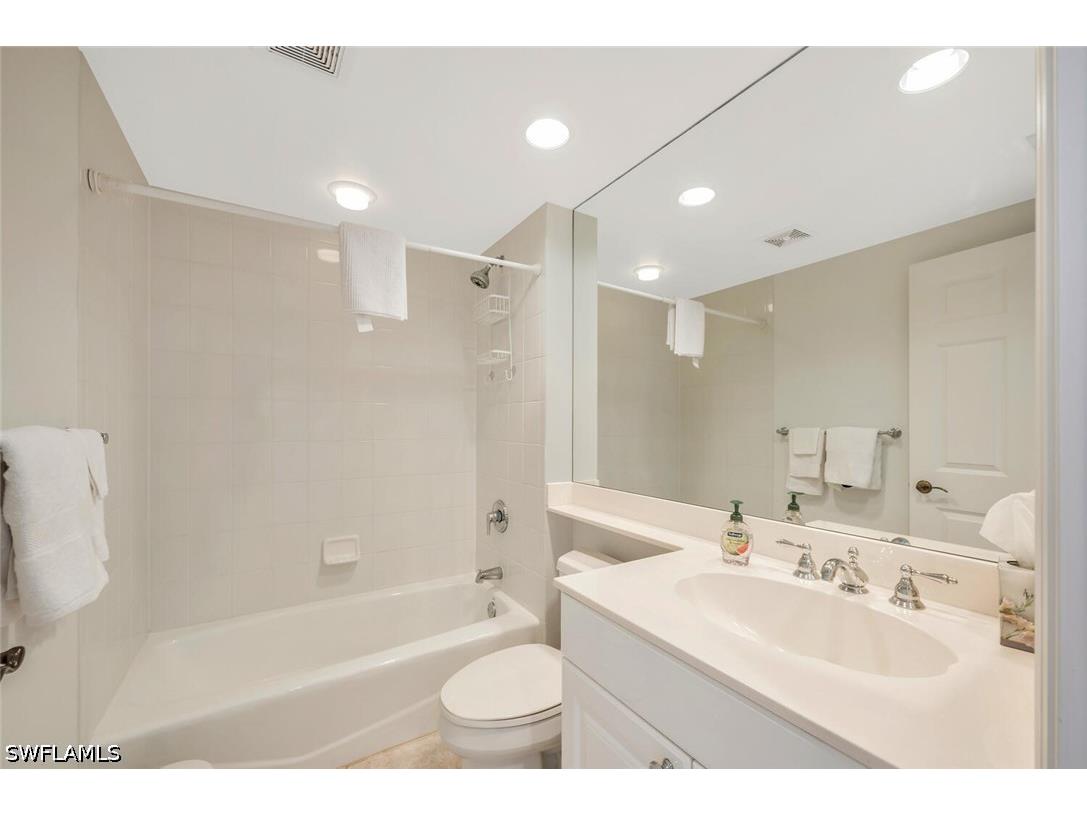 7225 Pelican Bay Boulevard #2004 Naples FL 34108 226021653 image26