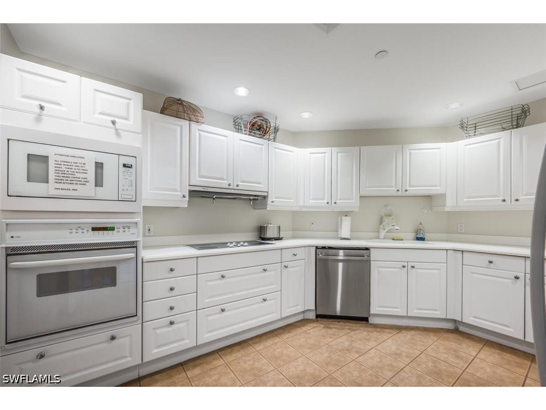 7225 Pelican Bay Boulevard #2004 Naples FL 34108 226021653 image36