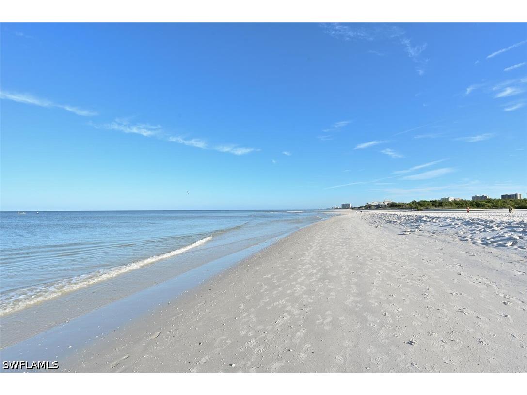 7225 Pelican Bay Boulevard #2004 Naples FL 34108 226021653 image43