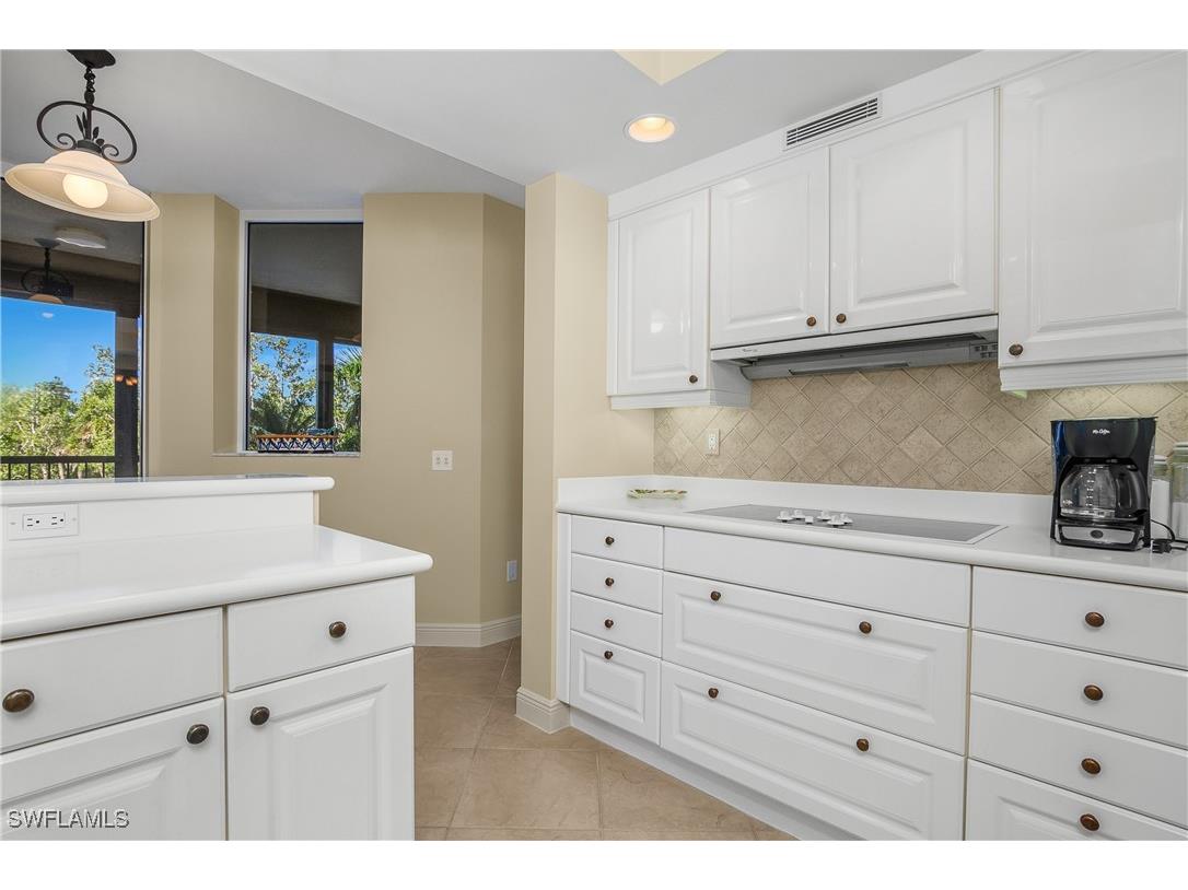 7225 Pelican Bay Boulevard #204 Naples FL 34108 225083304 image11