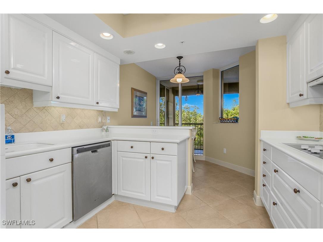 7225 Pelican Bay Boulevard #204 Naples FL 34108 225083304 image12