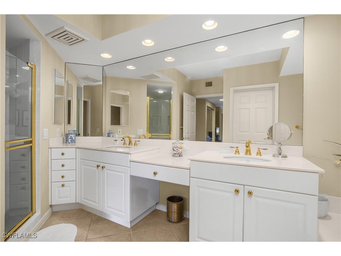 7225 Pelican Bay Boulevard #204 Naples FL 34108 225083304 image17