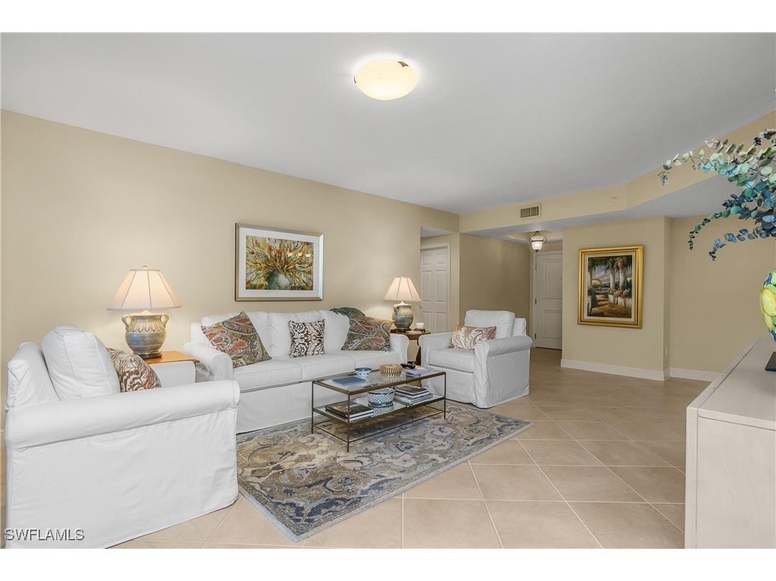 7225 Pelican Bay Boulevard #204 Naples FL 34108 225083304 image5