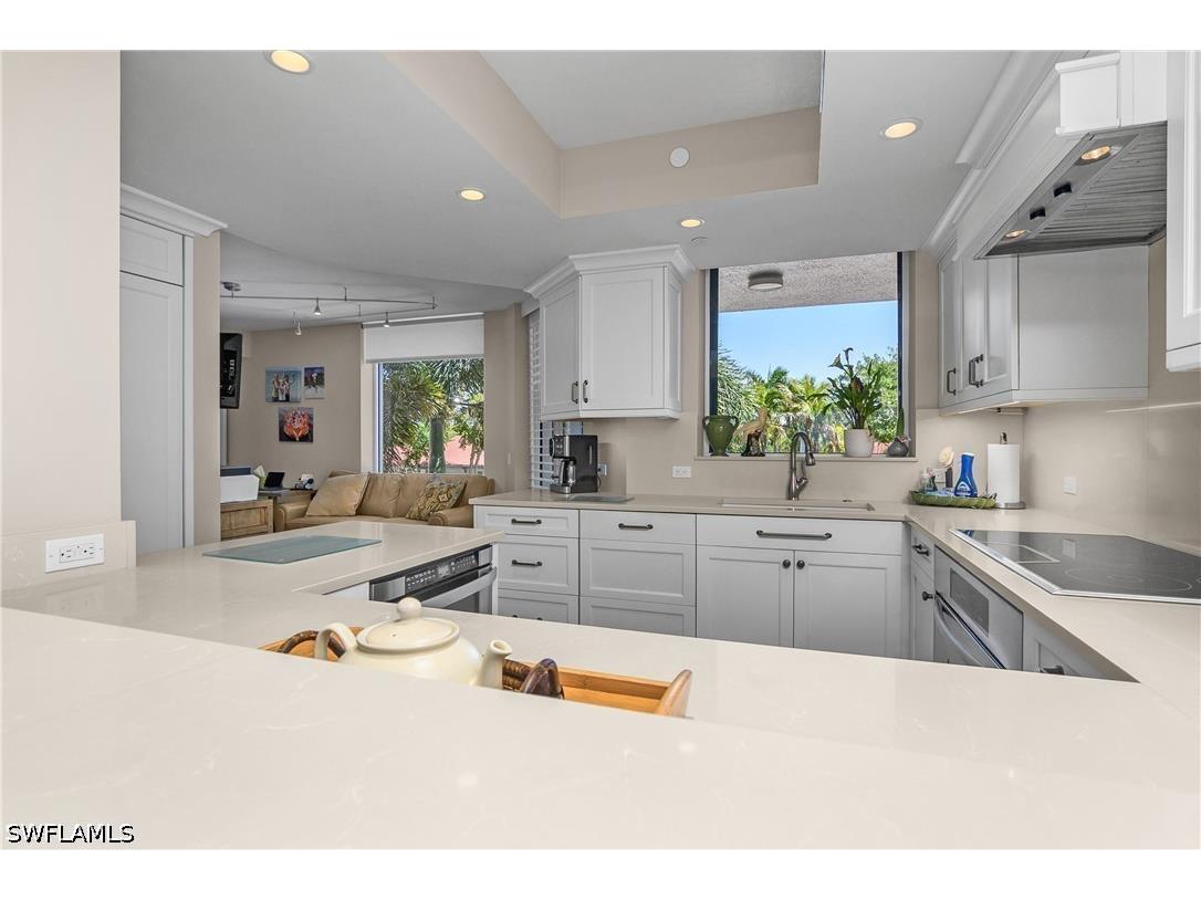 7225 Pelican Bay Boulevard #302 Naples FL 34108 226012670 image10