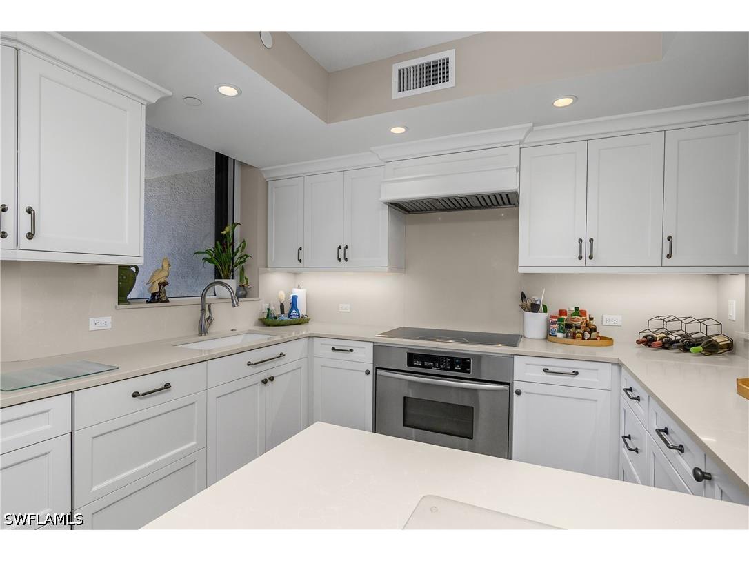 7225 Pelican Bay Boulevard #302 Naples FL 34108 226012670 image12