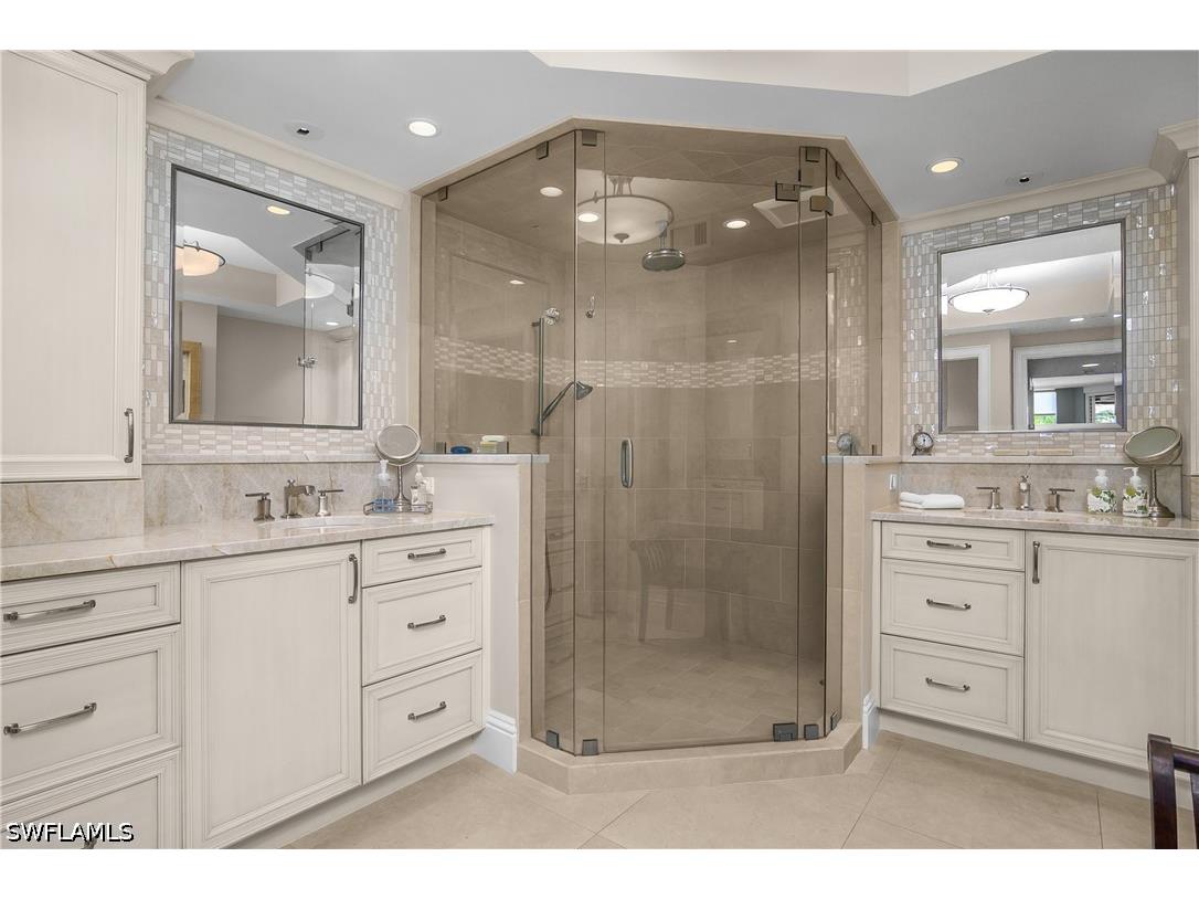 7225 Pelican Bay Boulevard #302 Naples FL 34108 226012670 image16