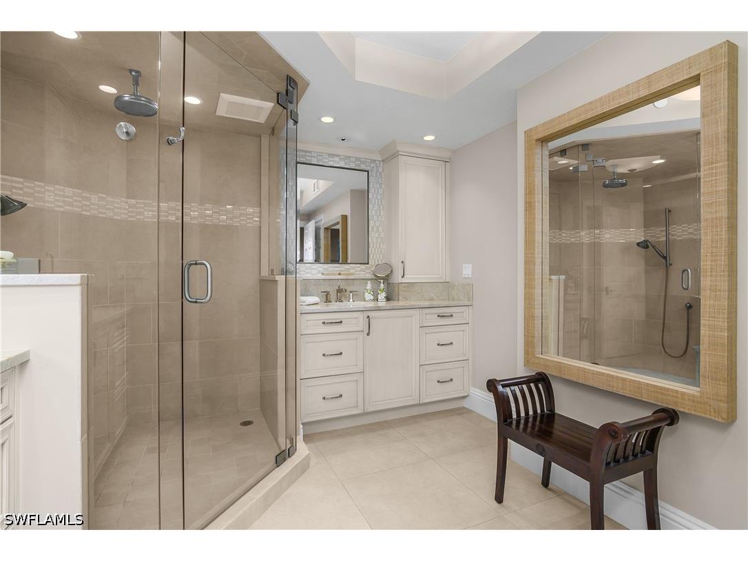 7225 Pelican Bay Boulevard #302 Naples FL 34108 226012670 image17