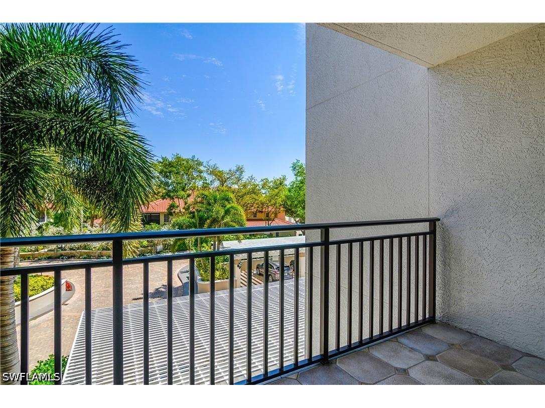 7225 Pelican Bay Boulevard #302 Naples FL 34108 226012670 image29