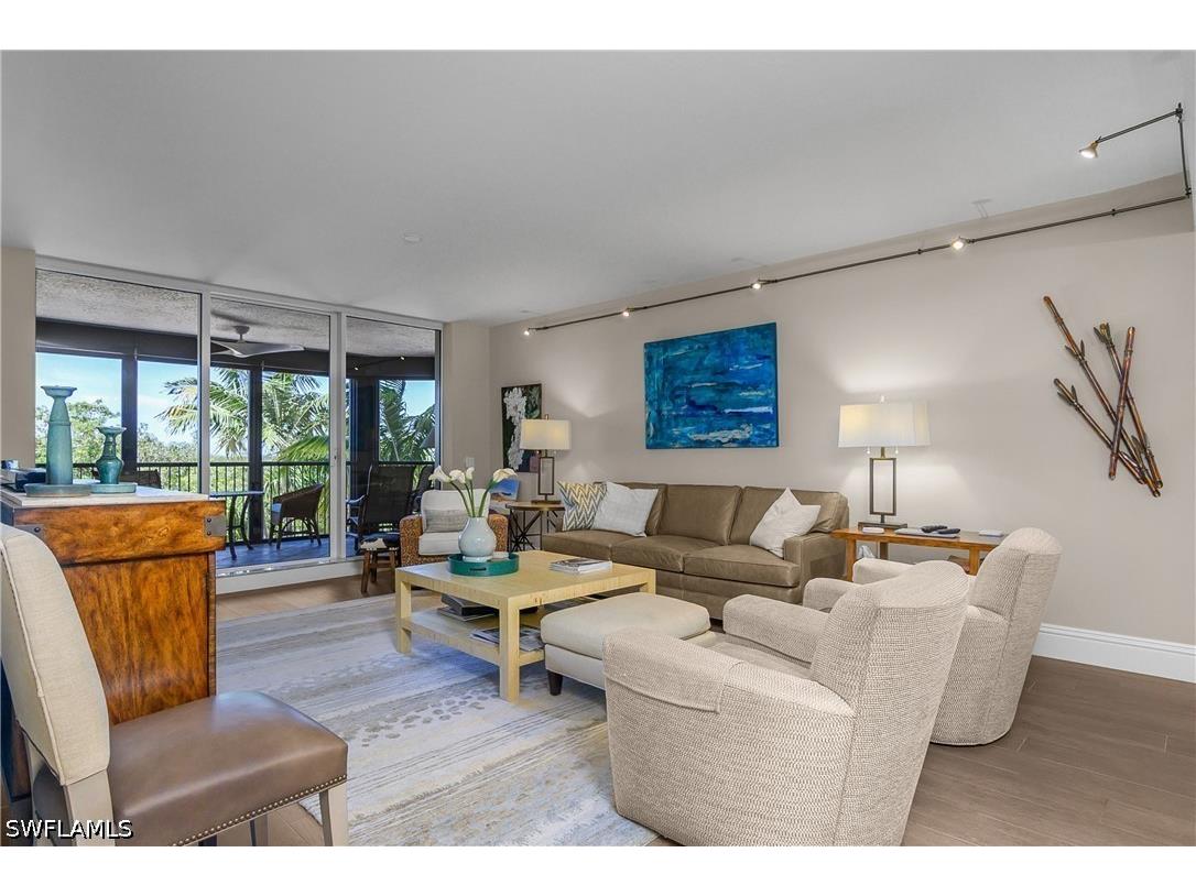 7225 Pelican Bay Boulevard #302 Naples FL 34108 226012670 image4