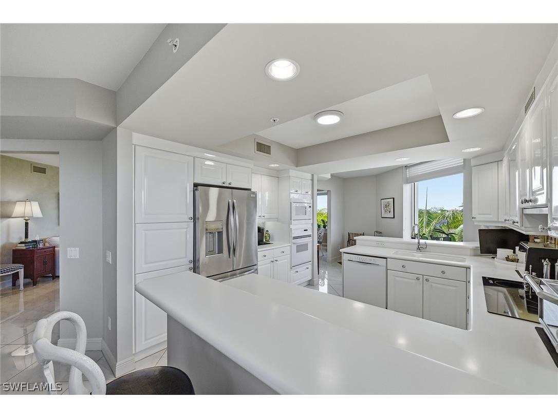 7225 Pelican Bay Boulevard #305 Naples FL 34108 226010067 image10