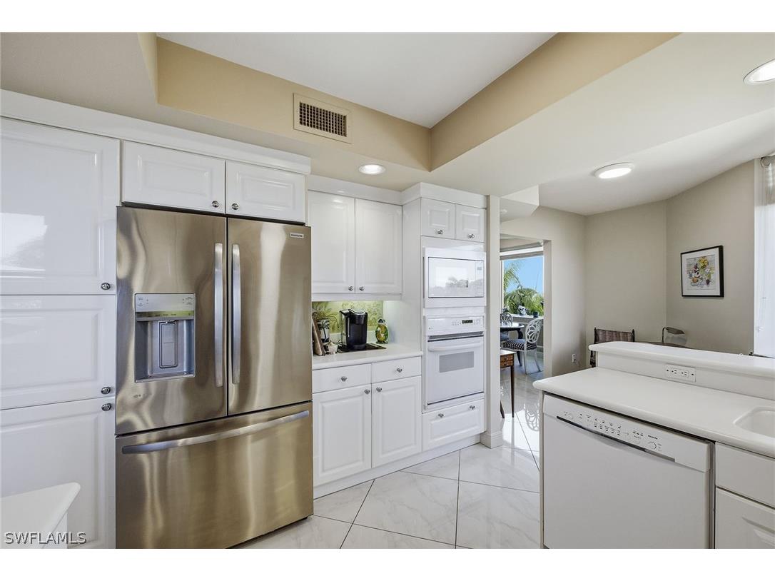 7225 Pelican Bay Boulevard #305 Naples FL 34108 226010067 image11