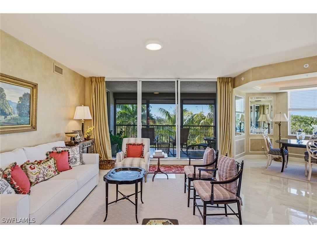 7225 Pelican Bay Boulevard #305 Naples FL 34108 226010067 image2