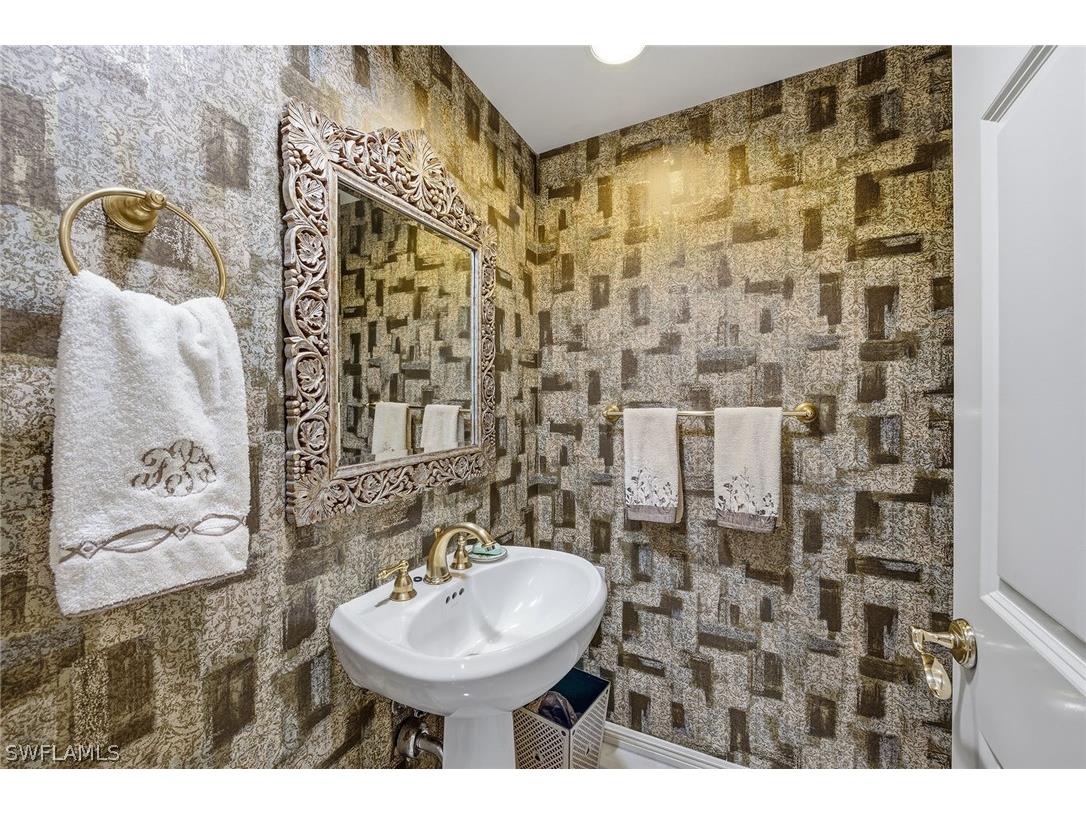 7225 Pelican Bay Boulevard #305 Naples FL 34108 226010067 image20