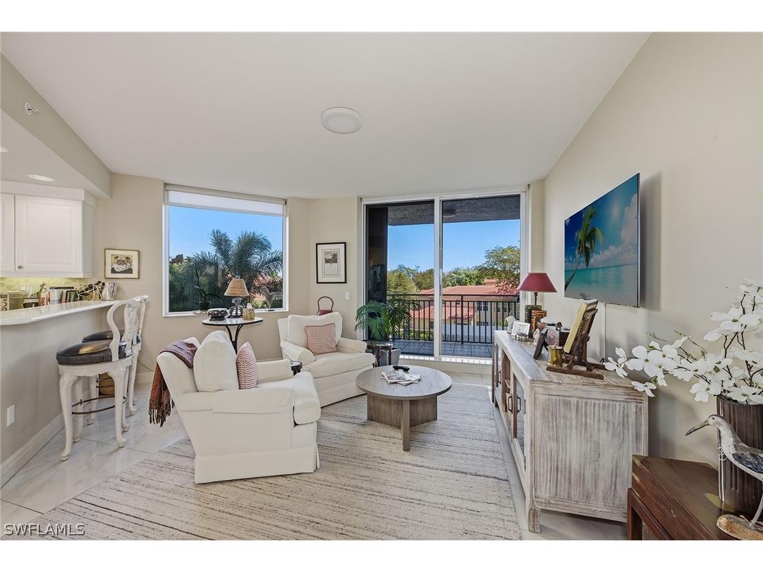 7225 Pelican Bay Boulevard #305 Naples FL 34108 226010067 image3