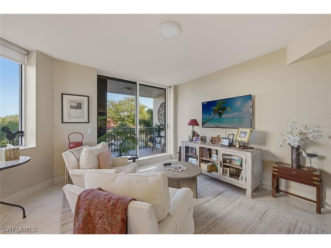 7225 Pelican Bay Boulevard #305 Naples FL 34108 226010067 image4