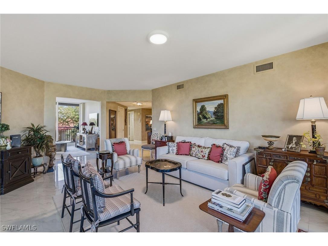 7225 Pelican Bay Boulevard #305 Naples FL 34108 226010067 image5