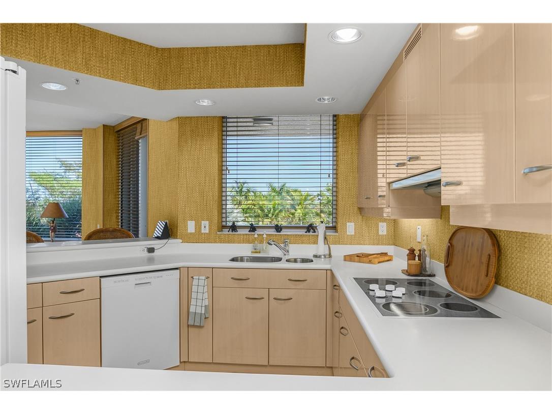7225 Pelican Bay Boulevard #402 Naples FL 34108 226006036 image10