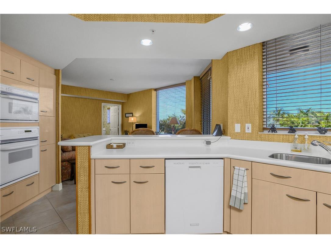 7225 Pelican Bay Boulevard #402 Naples FL 34108 226006036 image11