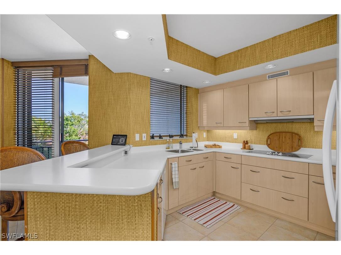 7225 Pelican Bay Boulevard #402 Naples FL 34108 226006036 image12