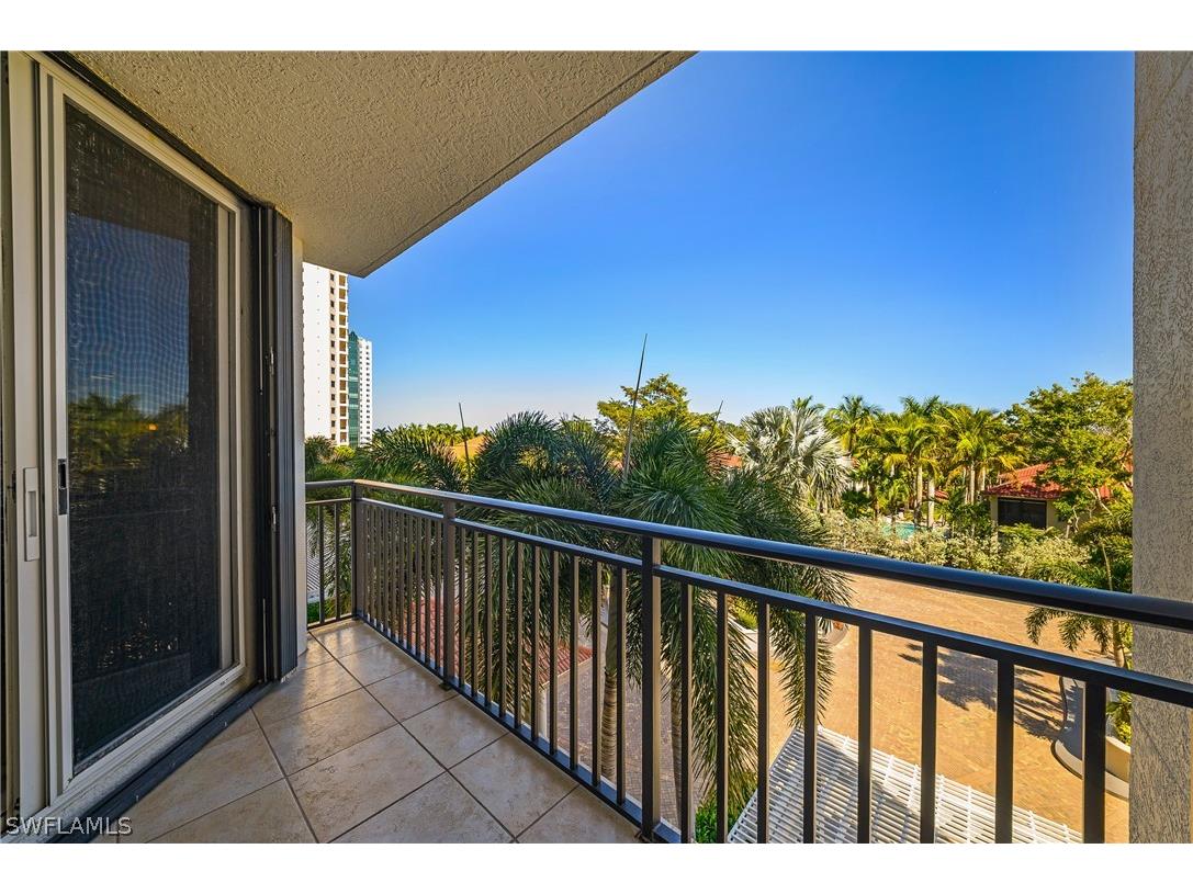 7225 Pelican Bay Boulevard #402 Naples FL 34108 226006036 image18