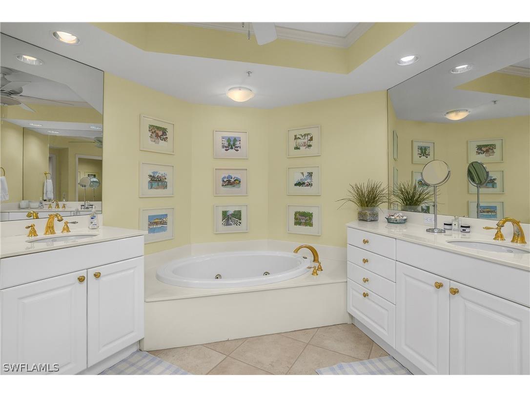 7225 Pelican Bay Boulevard #402 Naples FL 34108 226006036 image22