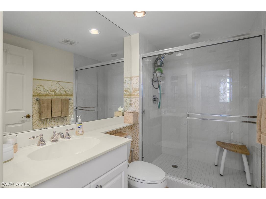 7225 Pelican Bay Boulevard #402 Naples FL 34108 226006036 image26