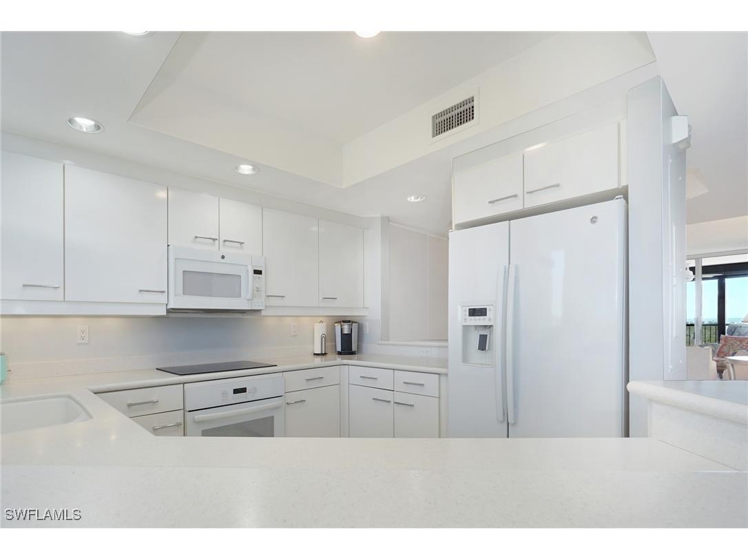 7225 Pelican Bay Boulevard #502 Naples FL 34108 225027113 image9