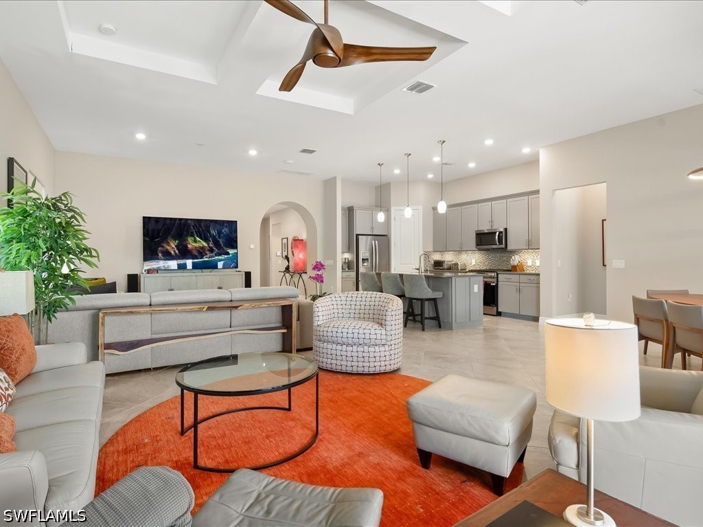 7225 Wilton Drive Naples FL 34109 226019854 image1