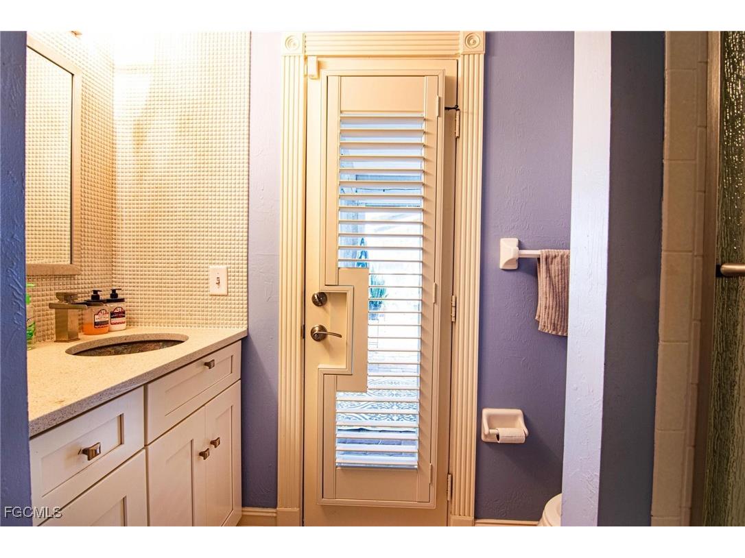 723 SE 9th Avenue Cape Coral FL 33990 2025025364 image12