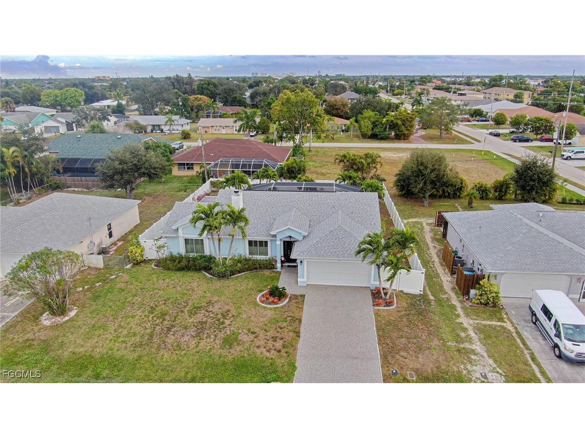 723 SE 9th Avenue Cape Coral FL 33990 2025025364 image32