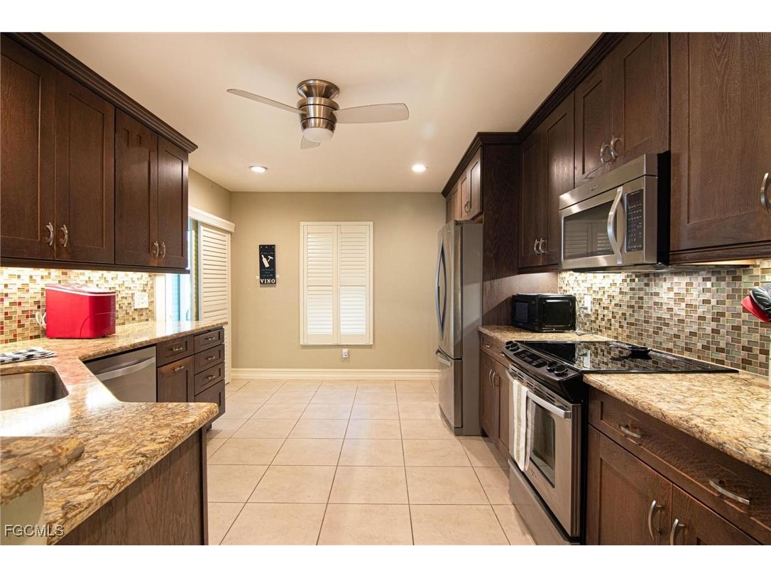 723 SE 9th Avenue Cape Coral FL 33990 2025025364 image8