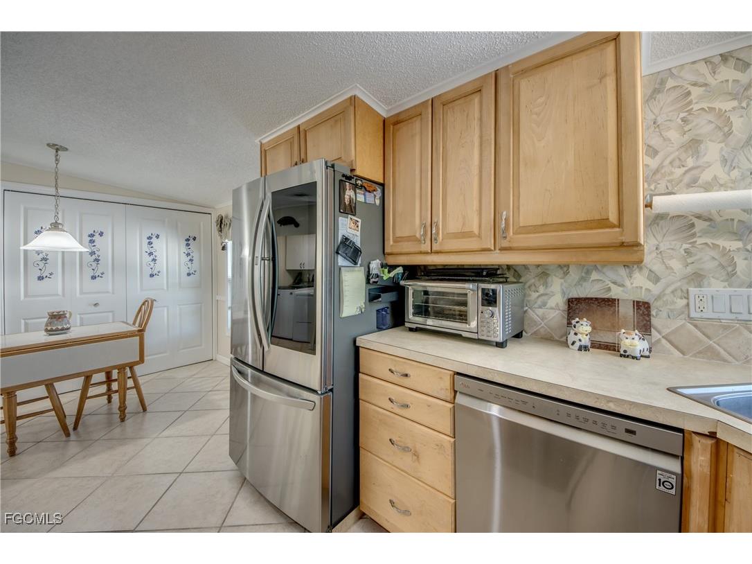 7230 Drum Drive Saint James City FL 33956 2025006535 image14