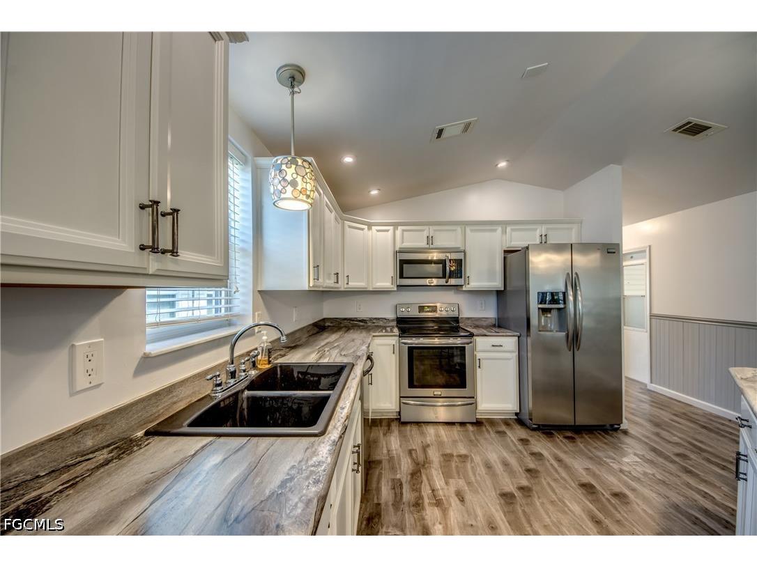 7230 Ladyfish Drive Saint James City FL 33956 2026016165 image12