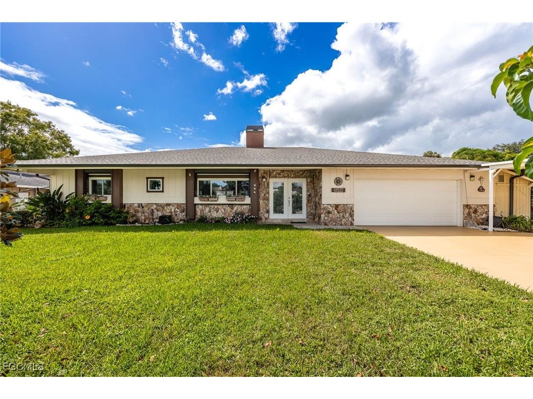 7230 Reymoor Drive North Fort Myers FL 33917 2025013857 image1