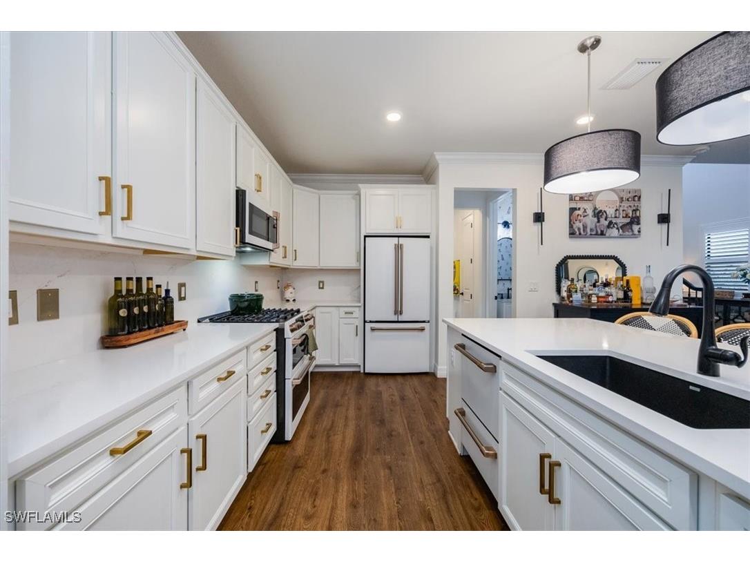 7234 Wilton Drive Naples FL 34109 224104325 image1