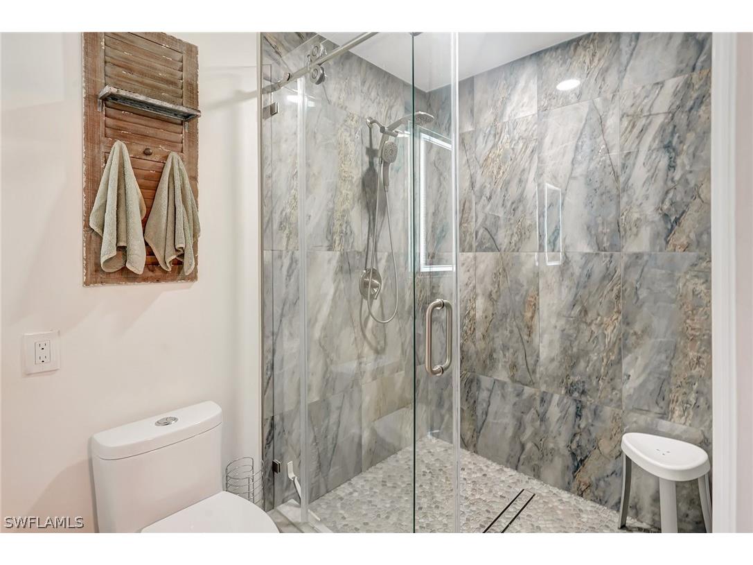 7235 Lake Drive Fort Myers FL 33908 226011960 image24