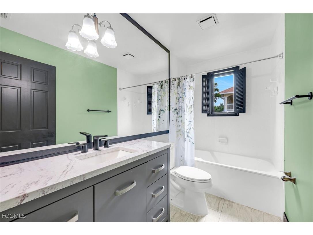 7239 Hendry Creek Drive Fort Myers FL 33908 2025005293 image14